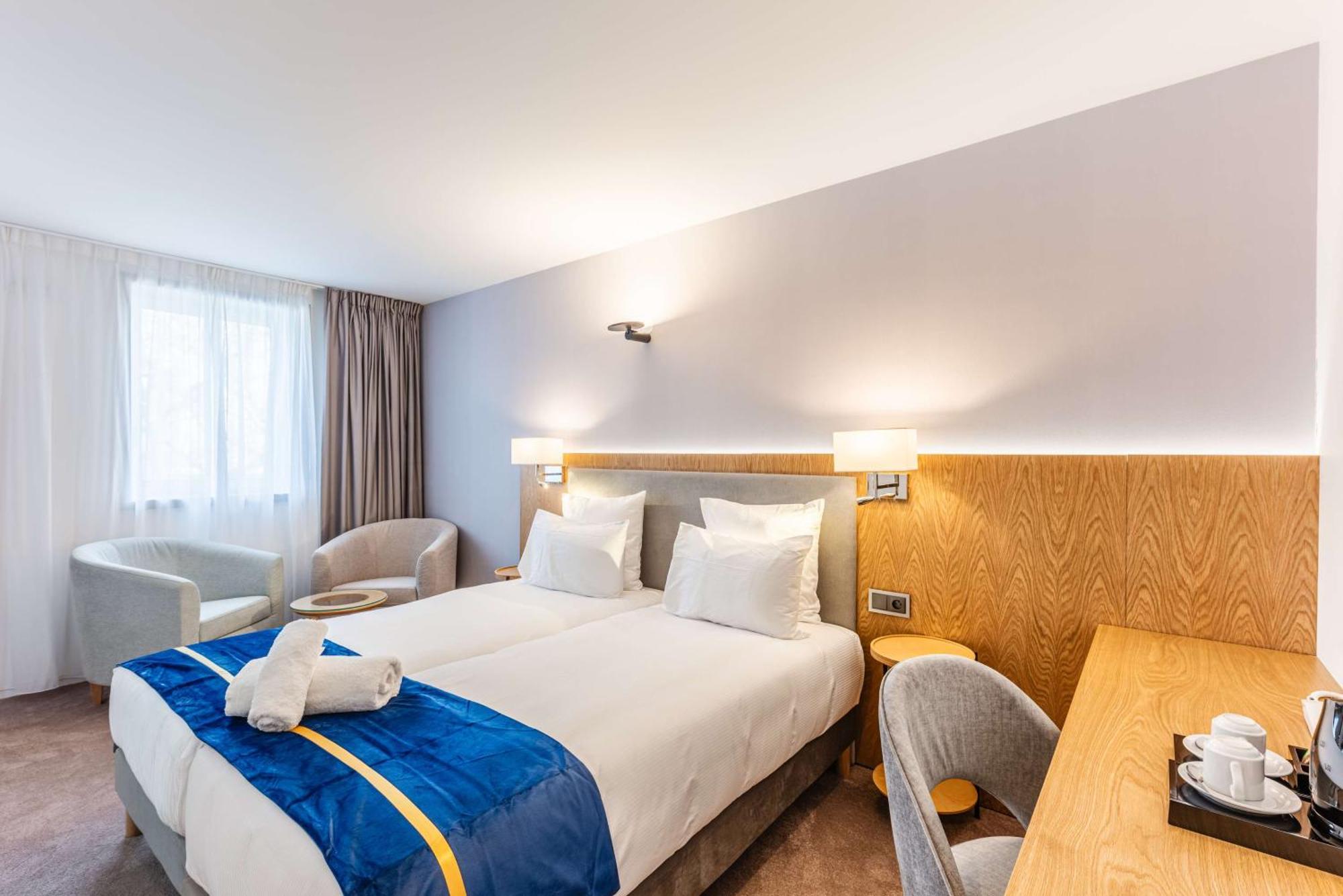 Brit Hotel Privilege Paris 호스니-쑤-부와 외부 사진