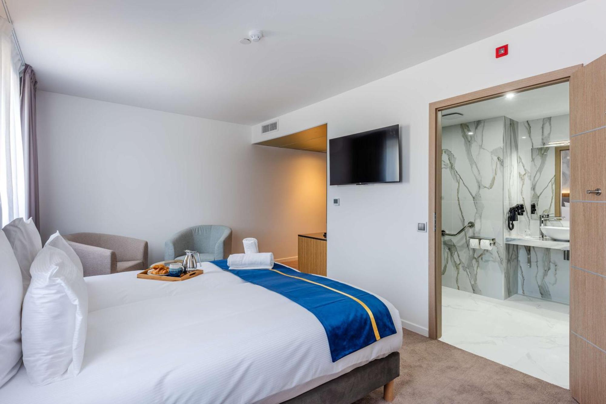 Brit Hotel Privilege Paris 호스니-쑤-부와 외부 사진