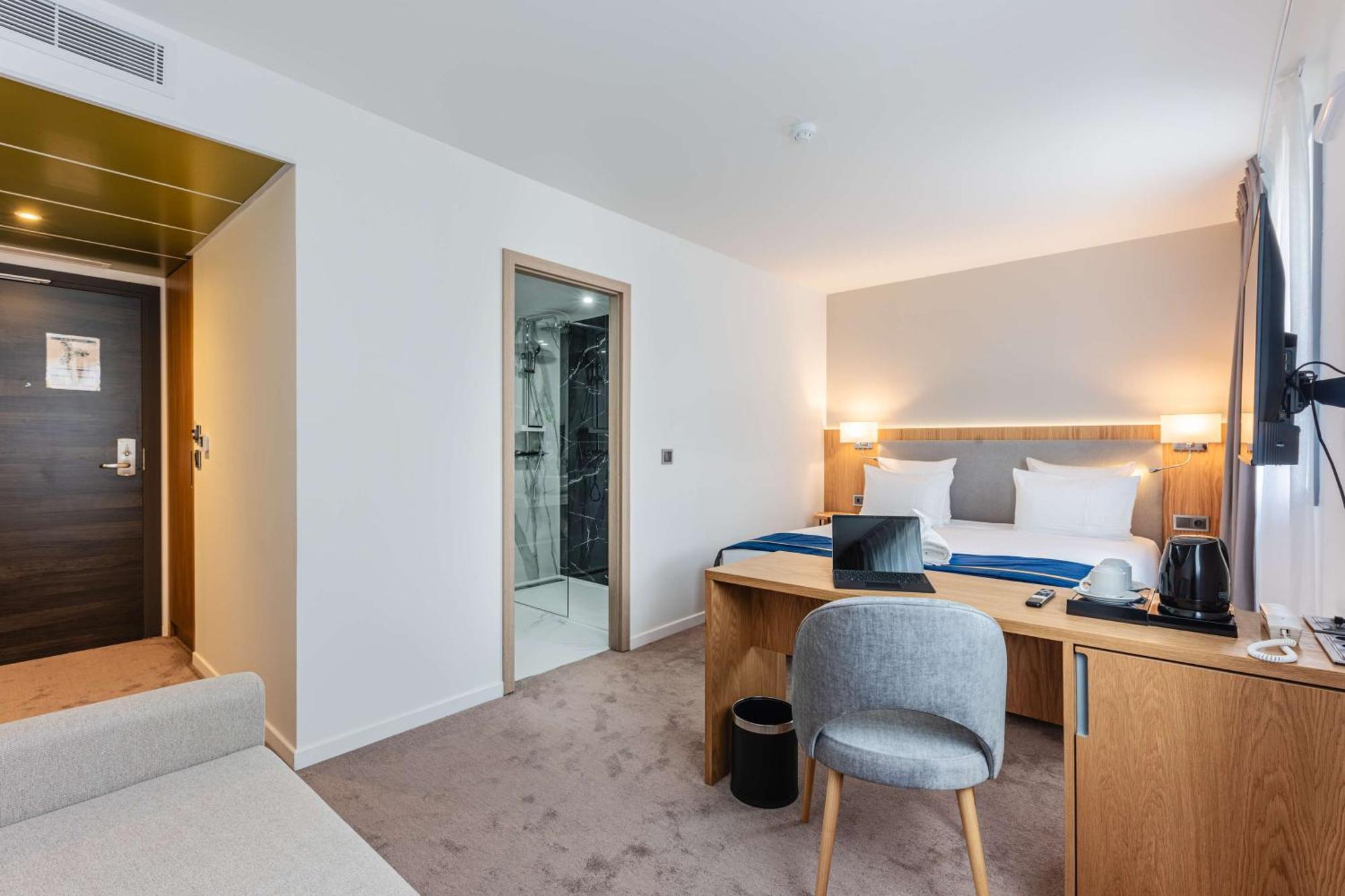 Brit Hotel Privilege Paris 호스니-쑤-부와 외부 사진