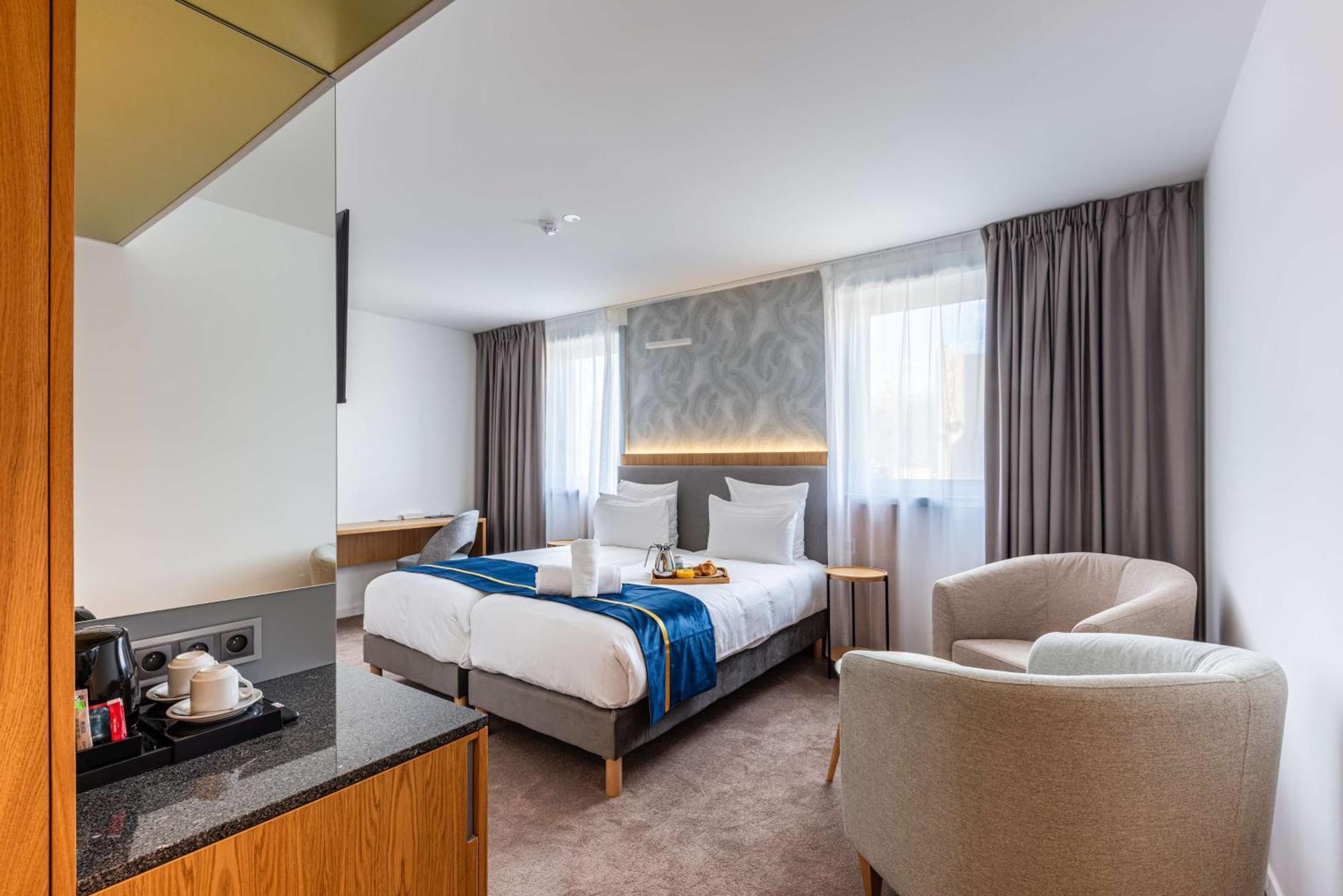 Brit Hotel Privilege Paris 호스니-쑤-부와 외부 사진